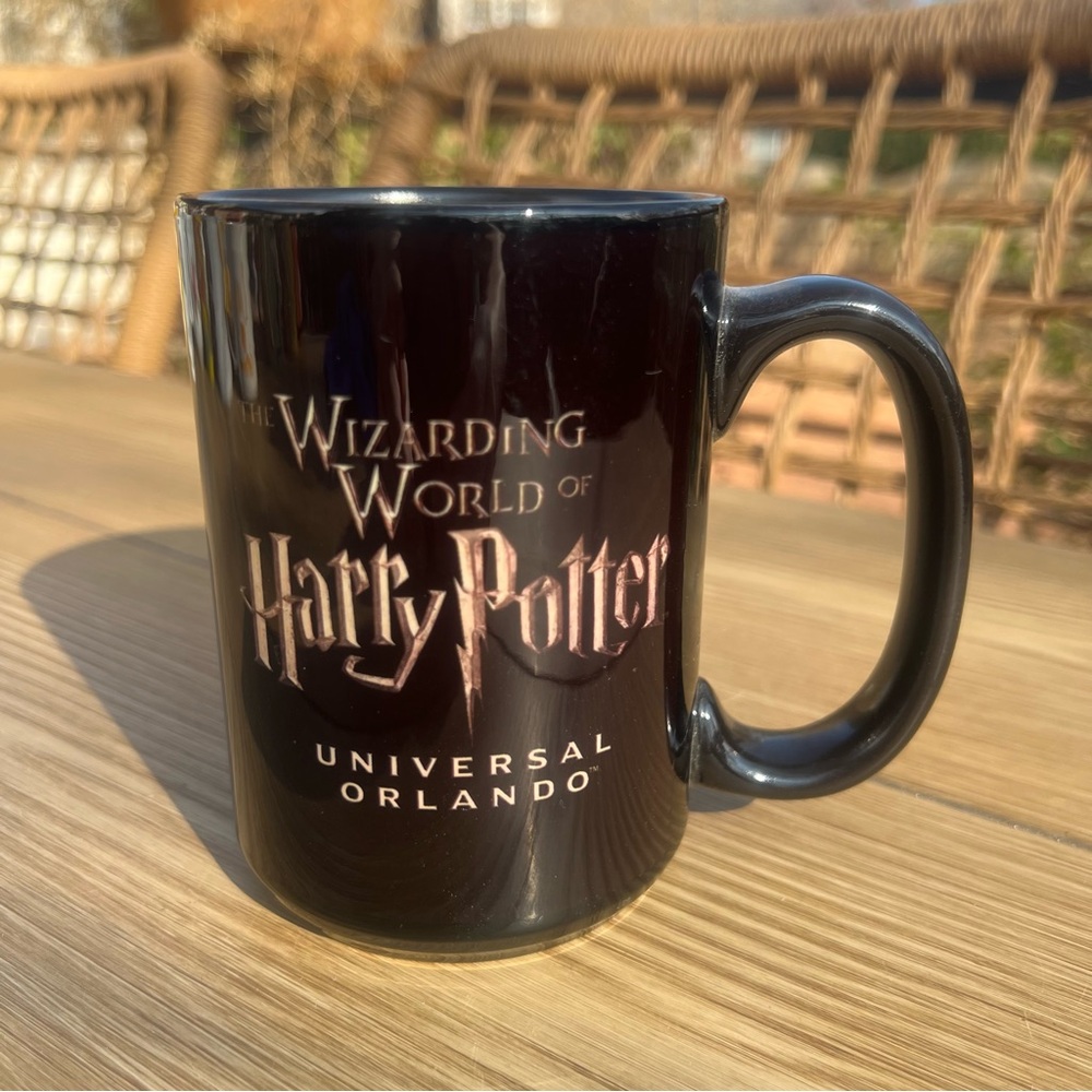 Harry Potter Wizarding World Magic 13oz Universal Orlando Black Gold Coffee Mug